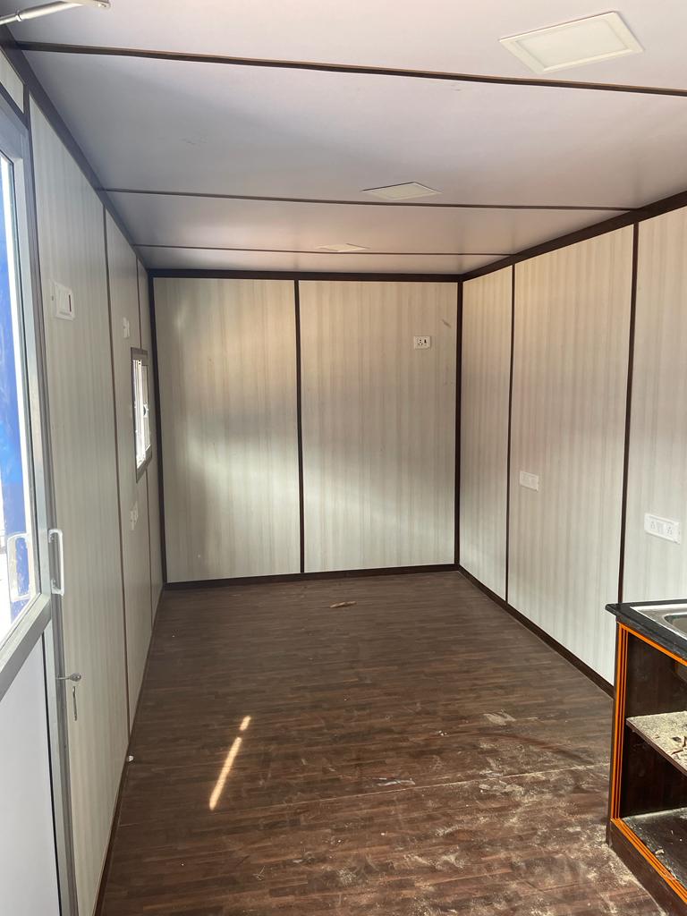 Container home on a wide horizon